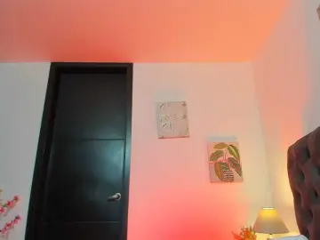 OrnellaHamilton  live sex cam