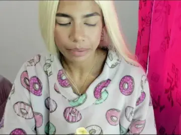 Soybonnysquir  live sex cam