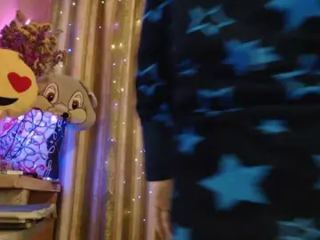 VIPLLLaraVIP  live sex cam