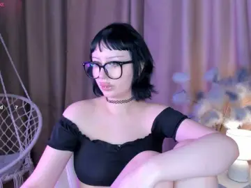 Alice-chained  live sex cam