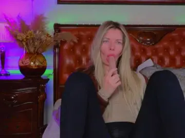 LunaRishi  live sex cam