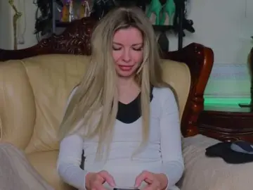 LunaRishi  live sex cam