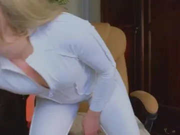 LunaRishi  live sex cam