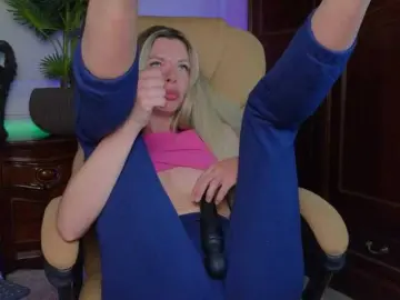 LunaRishi  live sex cam