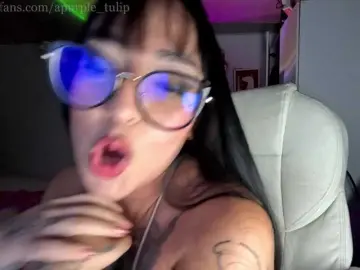 Apurpletulip  live sex cam