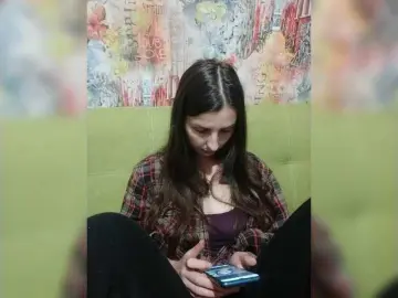 Avrori  live sex cam