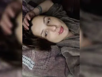 Avrori  live sex cam
