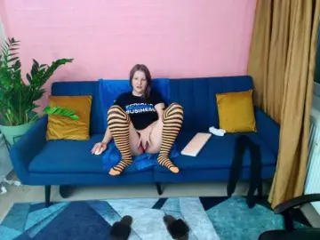 Lillyhott  live sex cam