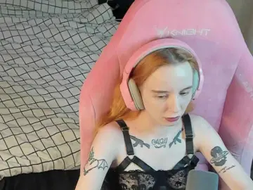 MoonScar  live sex cam