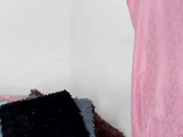 BarbieHotLaura  live sex cam