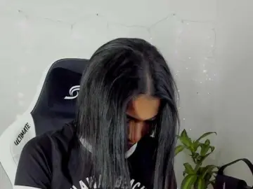 BarbieHotLaura  live sex cam