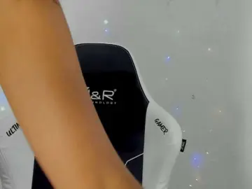 BarbieHotLaura  live sex cam