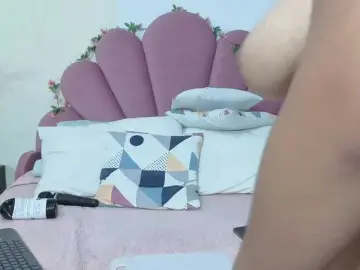 Norah777  live sex cam