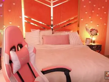RoxyRayy  live sex cam