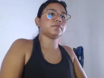 Hairygirl83  live sex cam