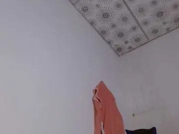 Hairygirl83  live sex cam