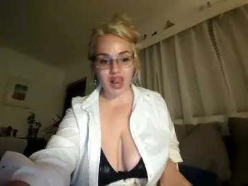 CurvyVoiceGoddess  live sex cam