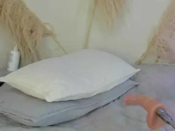 Leslie-3  live sex cam
