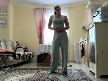Lika-Doll  live sex cam