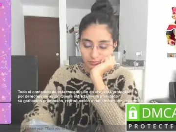 Kylieloved22  live sex cam