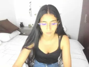 Kylieloved22  live sex cam