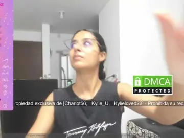 Kylieloved22  live sex cam