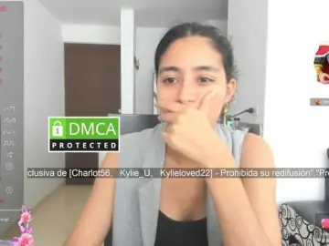Kylieloved22  live sex cam
