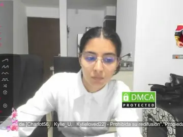 Kylieloved22  live sex cam