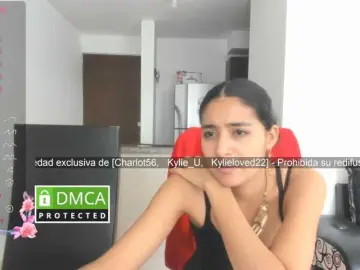 Kylieloved22  live sex cam