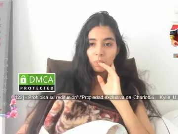 Kylieloved22  live sex cam