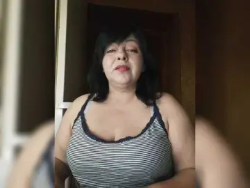 Holly-Molly69  live sex cam