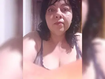 Holly-Molly69  live sex cam