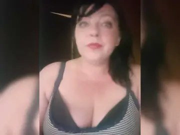 Holly-Molly69  live sex cam