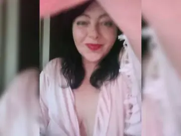 Holly-Molly69  live sex cam