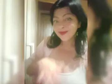 Holly-Molly69  live sex cam