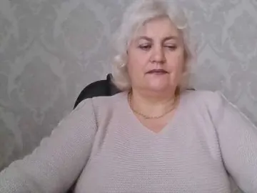 AngelaFamez  live sex cam