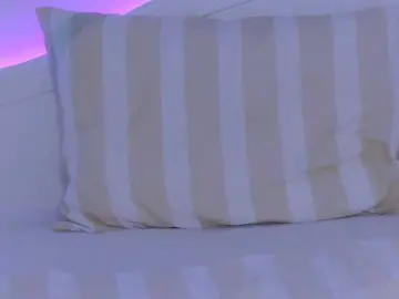 LiliKittenXO  live sex cam
