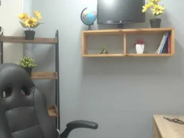 LucyLogde  live sex cam