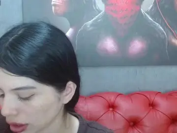 LucyLogde  live sex cam
