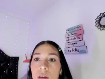 Vicky-saenz  live sex cam