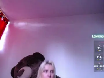 Yulittlestar28  live sex cam