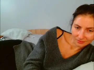 Irina9793  live sex cam