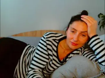 Irina9793  live sex cam