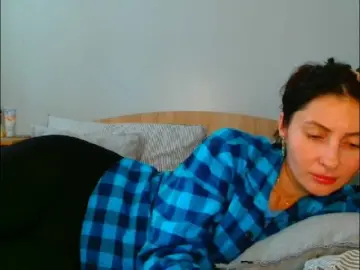 Irina9793  live sex cam