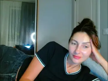 Irina9793  live sex cam