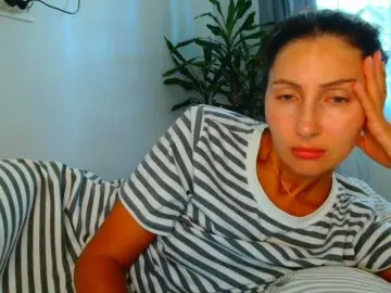 Irina9793  live sex cam