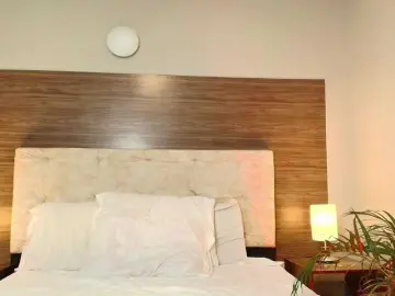 Laritacurly  live sex cam