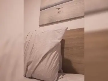 Lauflor  live sex cam
