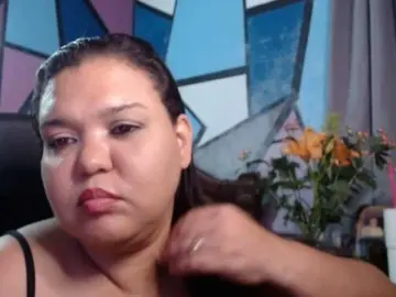 Beautifulchubbyqueen  live sex cam