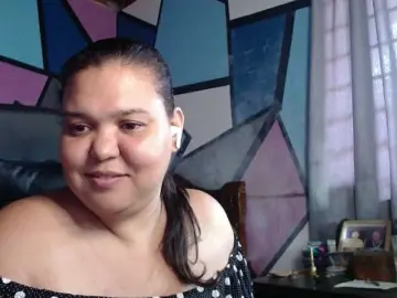 Beautifulchubbyqueen  live sex cam